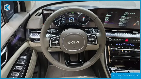 KIA CARNIVAL GASOLINE 7-SEATER HI-LIMOUSINE