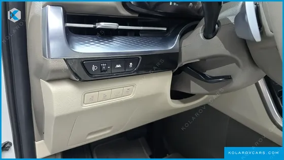 KIA CARNIVAL GASOLINE 7-SEATER HI-LIMOUSINE