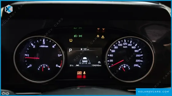 KIA CARNIVAL 9-SEATER NOBLESSE