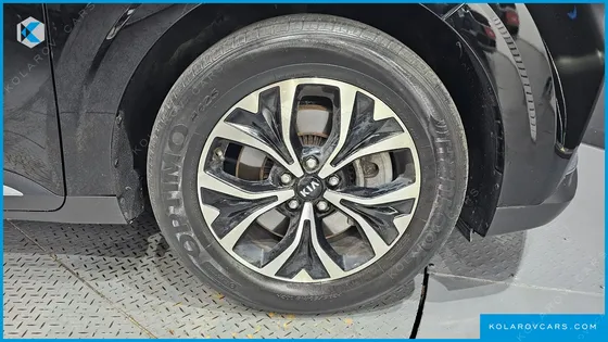 KIA CARNIVAL 9-SEATER NOBLESSE