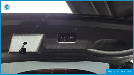 KIA CARNIVAL 7-SEATER SIGNATURE