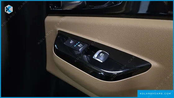 KIA CARNIVAL 7-SEATER SIGNATURE