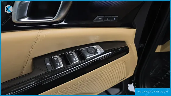 KIA CARNIVAL 7-SEATER SIGNATURE