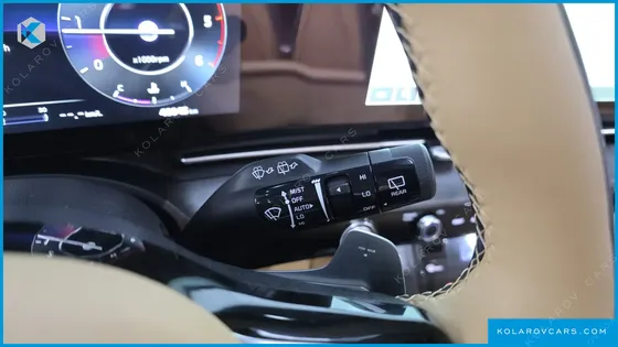 KIA CARNIVAL 7-SEATER SIGNATURE