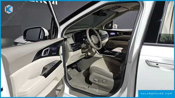 KIA CARNIVAL GASOLINE 7-SEATER HI-LIMOUSINE