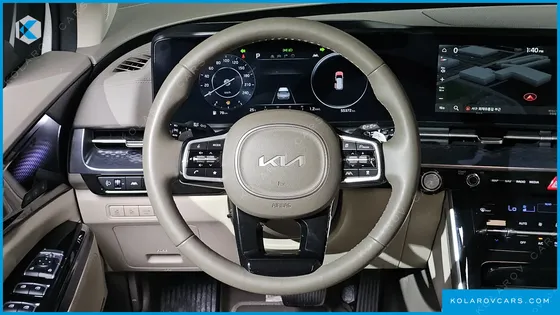 KIA CARNIVAL GASOLINE 7-SEATER HI-LIMOUSINE