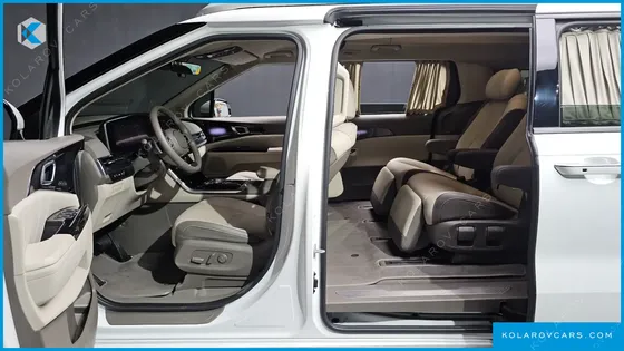 KIA CARNIVAL GASOLINE 7-SEATER HI-LIMOUSINE