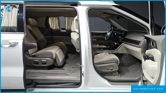 KIA CARNIVAL GASOLINE 7-SEATER HI-LIMOUSINE