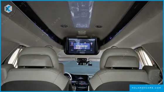 KIA CARNIVAL GASOLINE 7-SEATER HI-LIMOUSINE