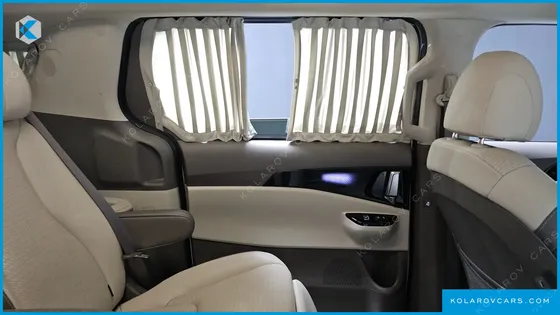 KIA CARNIVAL GASOLINE 7-SEATER HI-LIMOUSINE