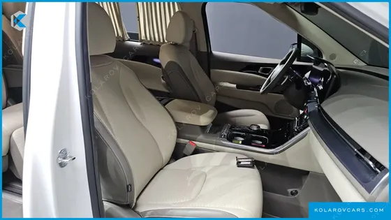 KIA CARNIVAL GASOLINE 7-SEATER HI-LIMOUSINE