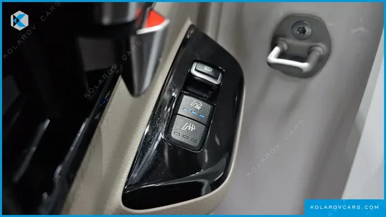 KIA CARNIVAL GASOLINE 7-SEATER HI-LIMOUSINE