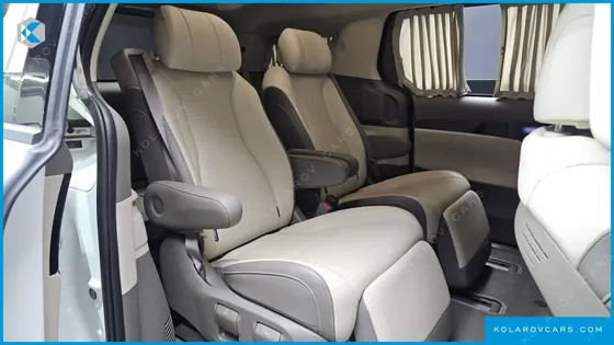 KIA CARNIVAL GASOLINE 7-SEATER HI-LIMOUSINE