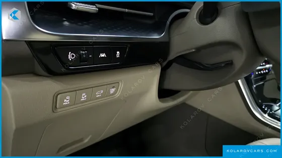 KIA CARNIVAL GASOLINE 9-SEATER HI-LIMOUSINE