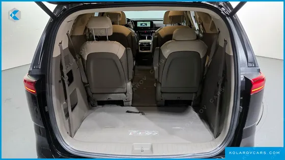 KIA CARNIVAL GASOLINE 9-SEATER HI-LIMOUSINE