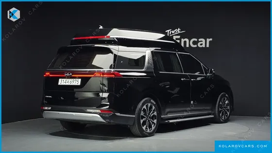 KIA CARNIVAL GASOLINE 7-SEATER HI-LIMOUSINE