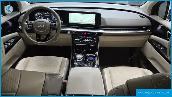 KIA CARNIVAL GASOLINE 7-SEATER HI-LIMOUSINE