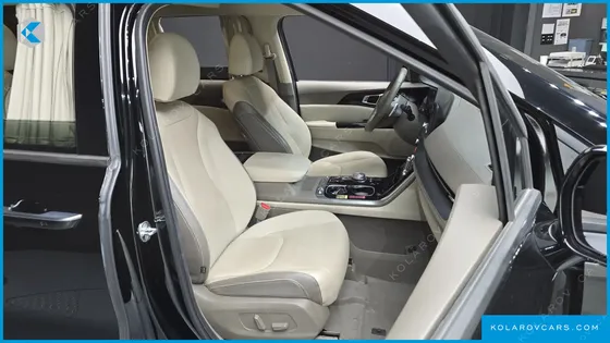 KIA CARNIVAL GASOLINE 7-SEATER HI-LIMOUSINE