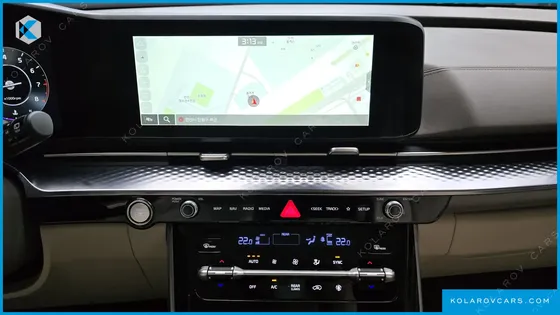 KIA CARNIVAL GASOLINE 7-SEATER HI-LIMOUSINE