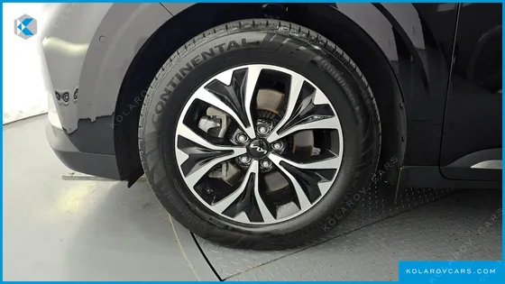 KIA CARNIVAL DIESEL 11-SEATER SIGNATURE