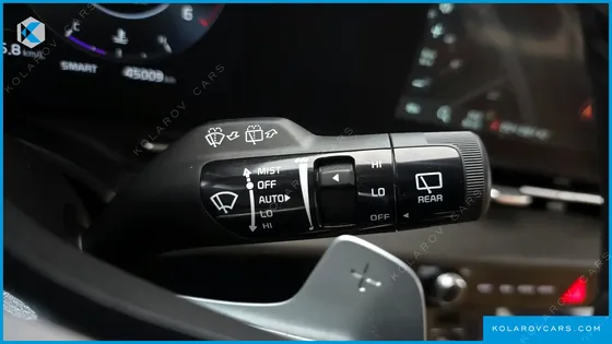 KIA CARNIVAL DIESEL 11-SEATER SIGNATURE