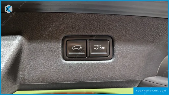 KIA CARNIVAL DIESEL 11-SEATER SIGNATURE