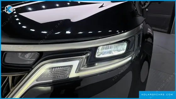 KIA CARNIVAL DIESEL 11-SEATER SIGNATURE