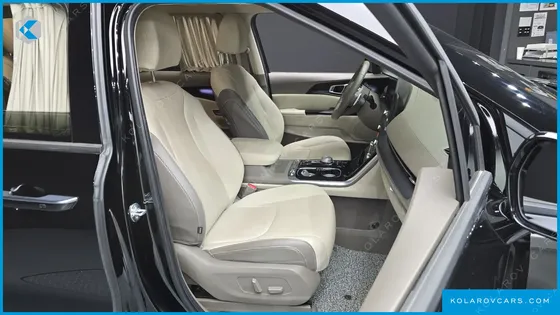 KIA CARNIVAL GASOLINE 7-SEATER HI-LIMOUSINE