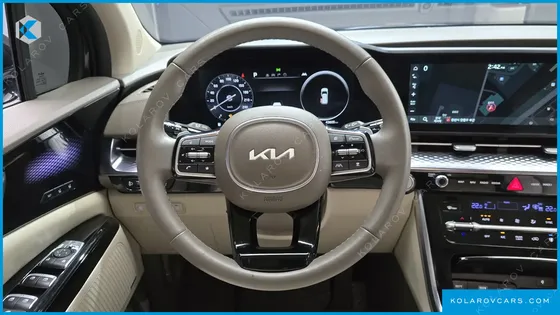 KIA CARNIVAL GASOLINE 7-SEATER HI-LIMOUSINE
