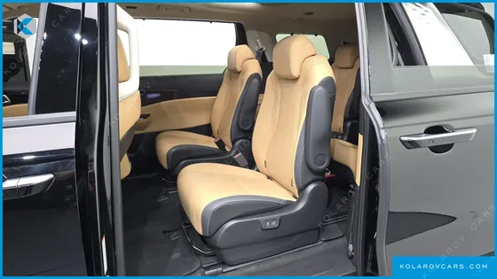 KIA CARNIVAL GASOLINE 9-SEATER SIGNATURE