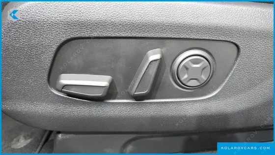 KIA CARNIVAL GASOLINE 9-SEATER SIGNATURE