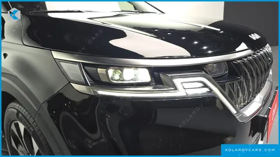 KIA CARNIVAL GASOLINE 9-SEATER SIGNATURE