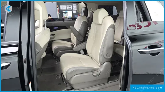 KIA CARNIVAL 9-SEATER SIGNATURE