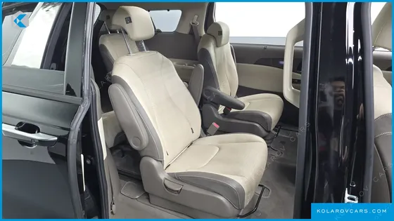 KIA CARNIVAL 9-SEATER SIGNATURE