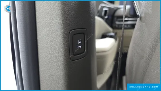 KIA CARNIVAL 9-SEATER SIGNATURE