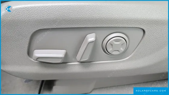 KIA CARNIVAL 9-SEATER SIGNATURE