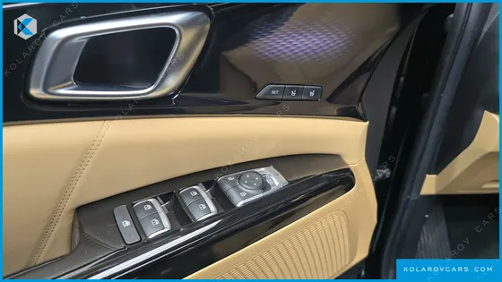 KIA CARNIVAL GASOLINE 9-SEATER SIGNATURE