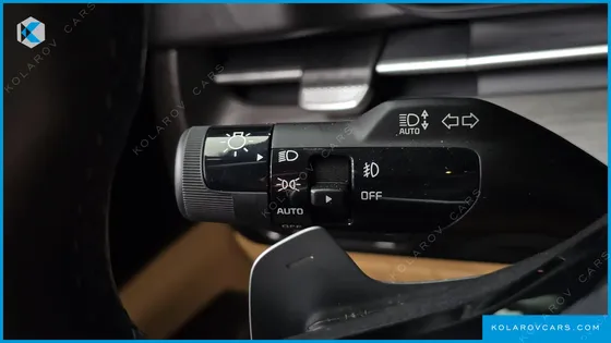 KIA CARNIVAL GASOLINE 9-SEATER SIGNATURE