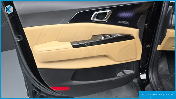 KIA CARNIVAL GASOLINE 9-SEATER SIGNATURE