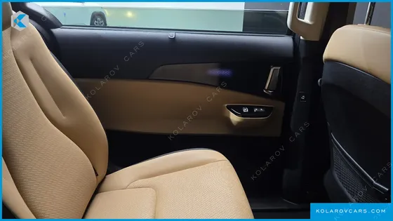KIA CARNIVAL GASOLINE 9-SEATER SIGNATURE