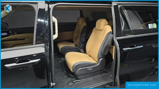 KIA CARNIVAL GASOLINE 9-SEATER SIGNATURE