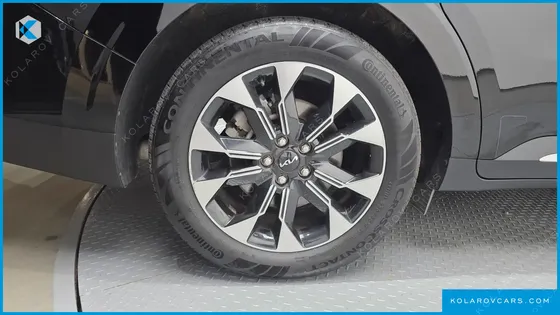 KIA CARNIVAL GASOLINE 7-SEATER SIGNATURE