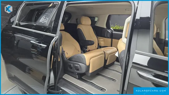 KIA CARNIVAL GASOLINE 7-SEATER SIGNATURE