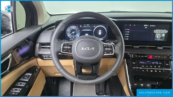 KIA CARNIVAL GASOLINE 7-SEATER SIGNATURE