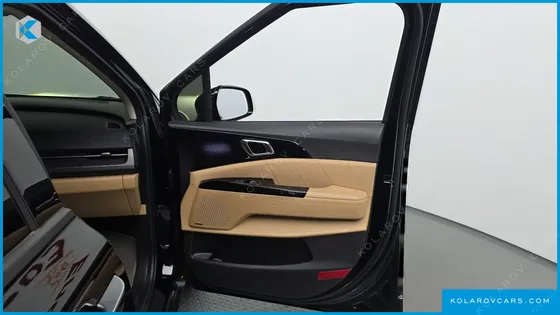 KIA CARNIVAL GASOLINE 7-SEATER SIGNATURE