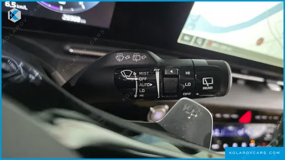 KIA CARNIVAL GASOLINE 7-SEATER SIGNATURE