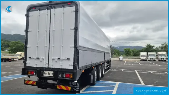HYUNDAI TRAGO TRAGO 6X4