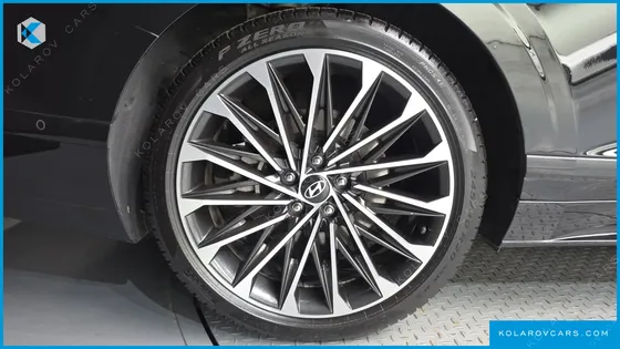 HYUNDAI GRANDEUR 3,5 GASOLINE 4WD