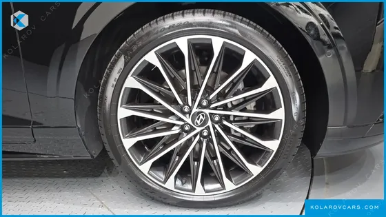 HYUNDAI GRANDEUR 3,5 GASOLINE 4WD