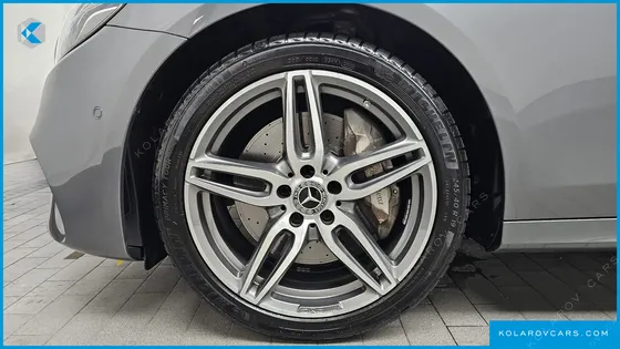 MERCEDES E-CLASS E300 4MATIC AMG LINE
